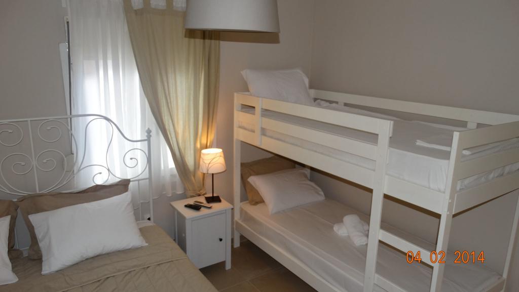 Smaragdi Studios Pefkari Room photo